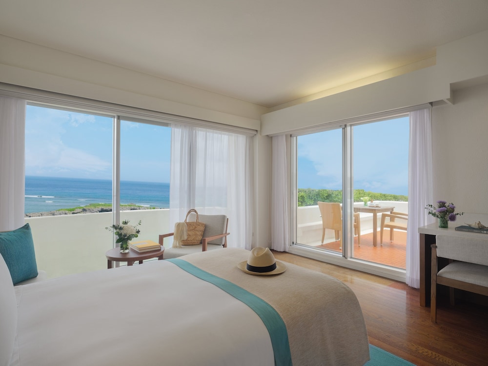 Classic Room, 2 Twin Beds, Club Lounge Access, Ocean View (Private Terrace) - Photo 2