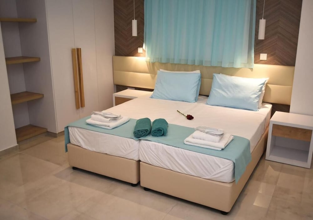 Double Room, Balcony, Partial Sea View - Photo 3