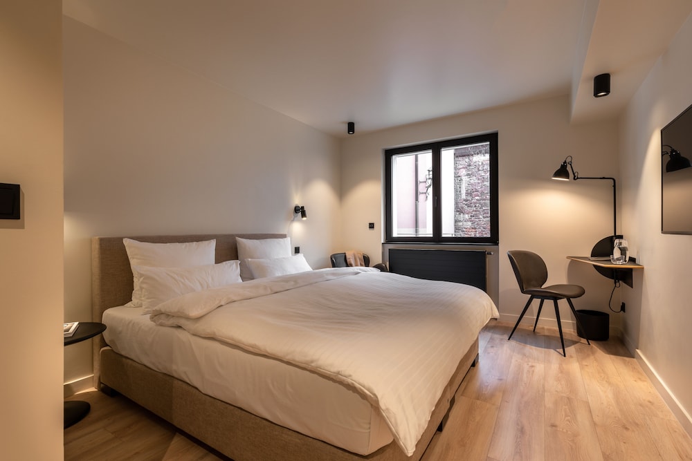Double Room (4) photo 1