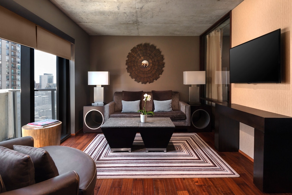 Junior Suite, City View