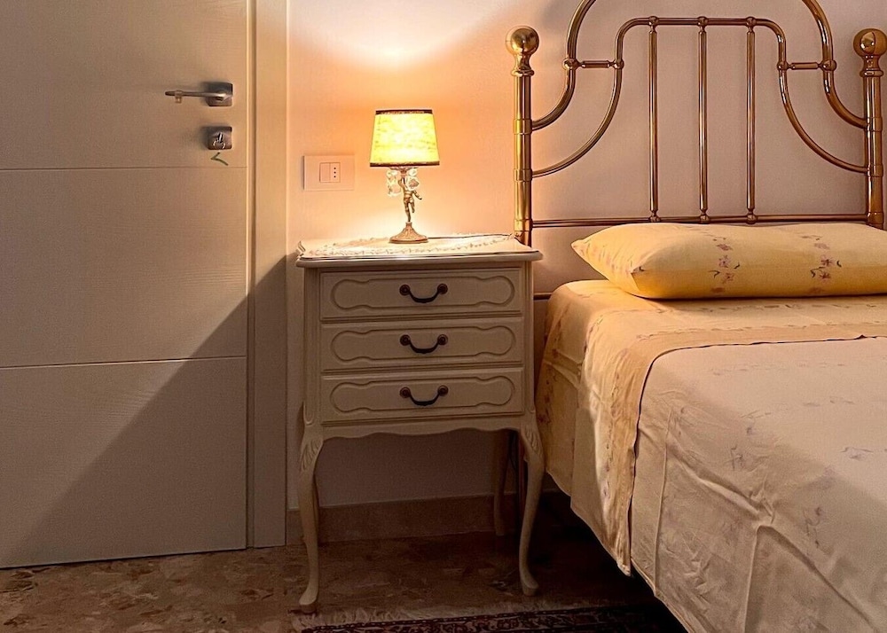 Standard Single Room, 2 Twin Beds, Terrace, Park View
