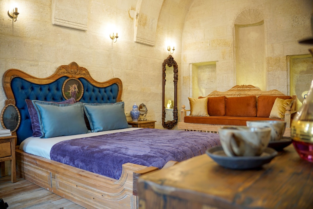 Luxury Suite photo 2