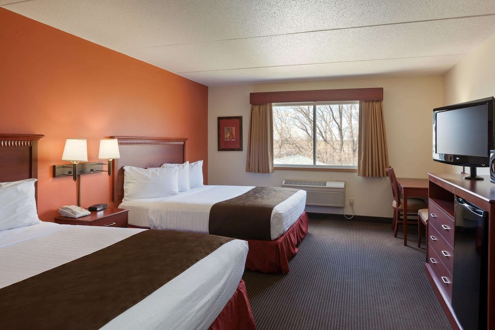 Suite, 2 Double Beds, Non Smoking photo 1