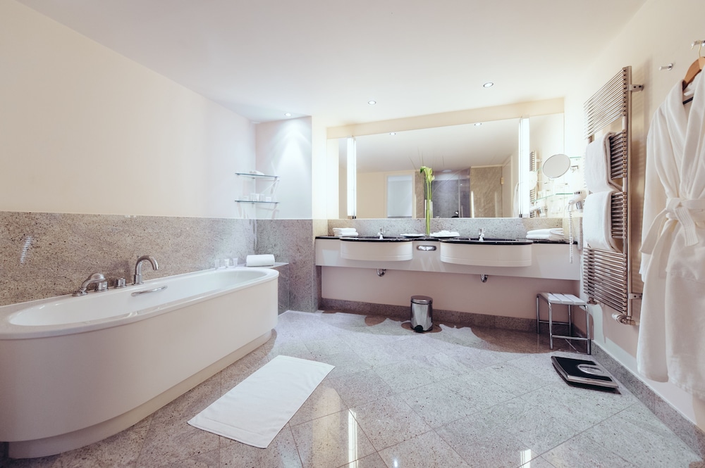 Penthouse (Suite) thumbnail 6