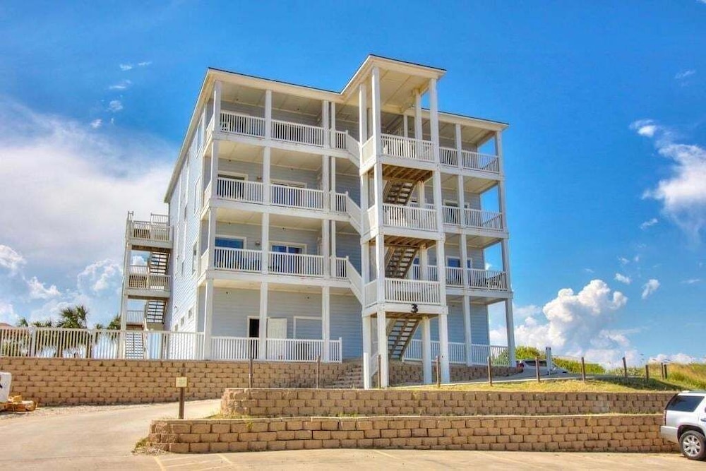 Condo, 2 Bedrooms