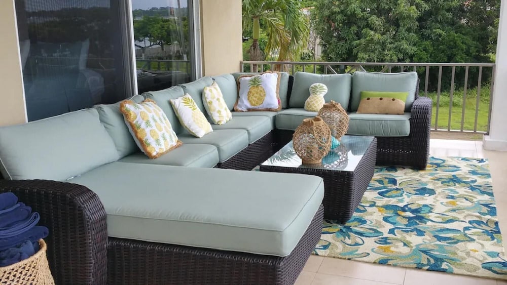 Villa photo 2