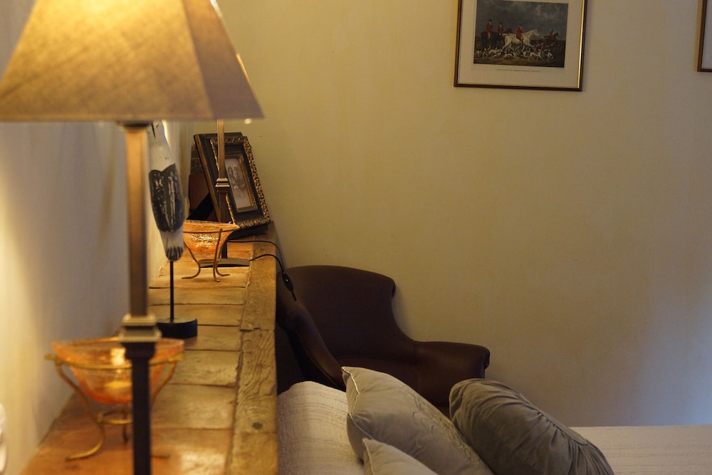 Suite (Ocre) photo 3
