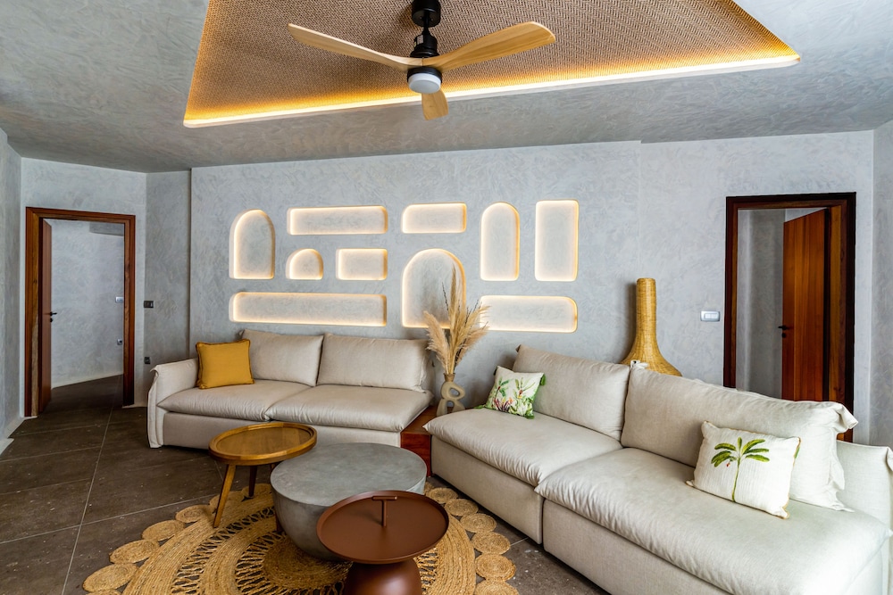 Two-bedroom Suite with heated plunge pool - Photo 6