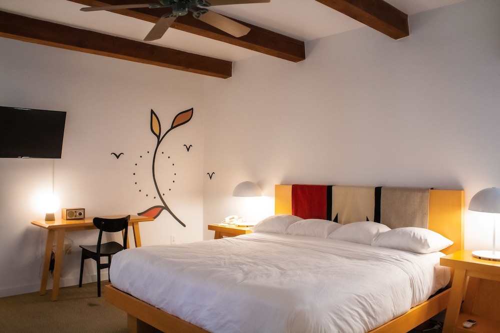 Superior Room, 1 King Bed - Photo 3