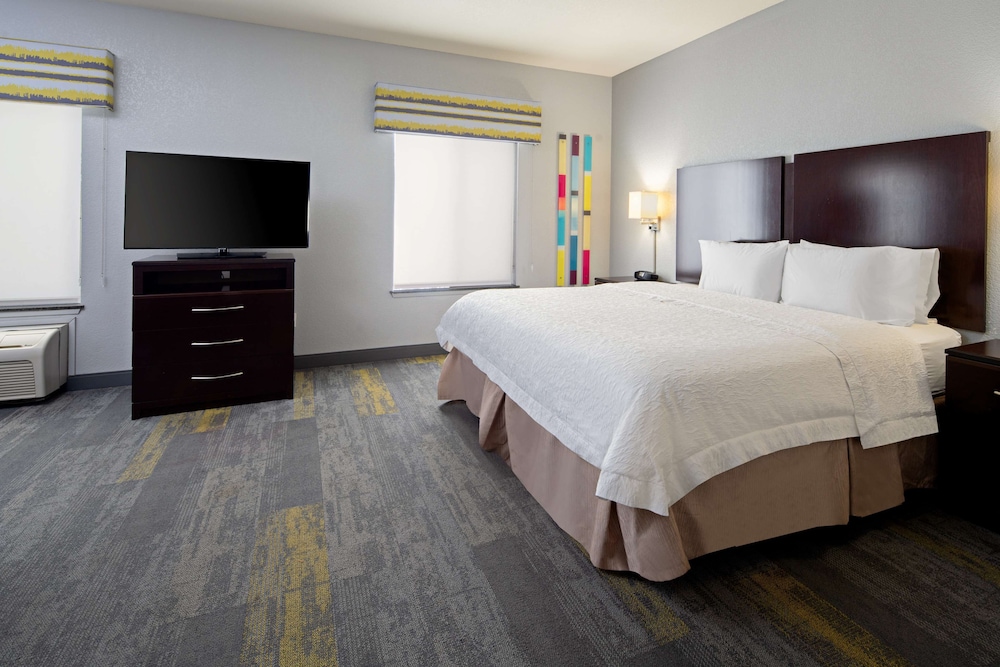 Studio Suite, 1 King Bed, Non Smoking - Photo 1