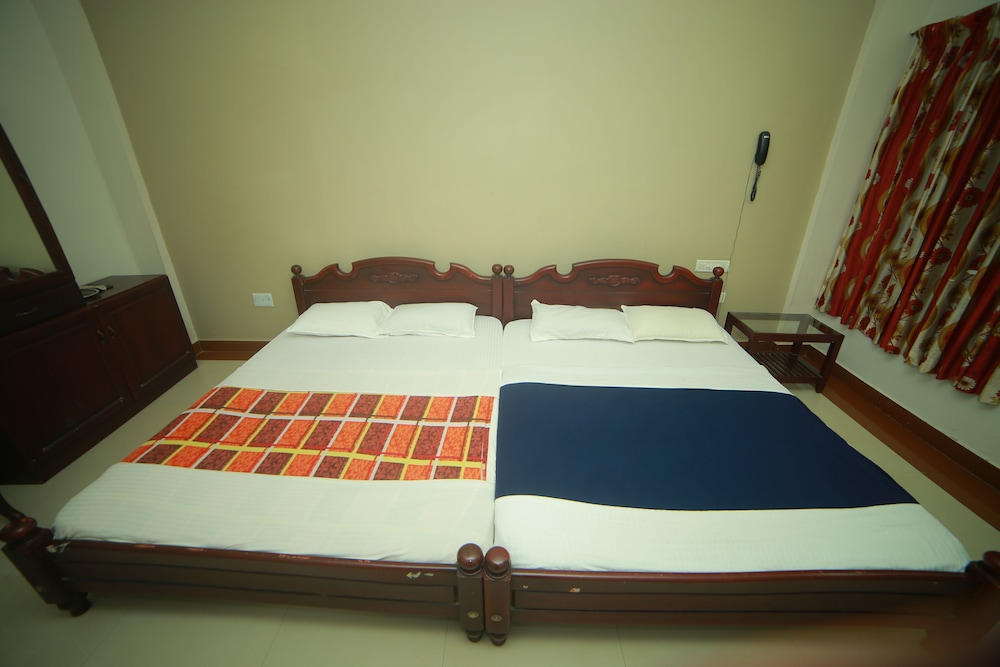 Quadruple Room, 2 Double Beds, Non Smoking photo 2