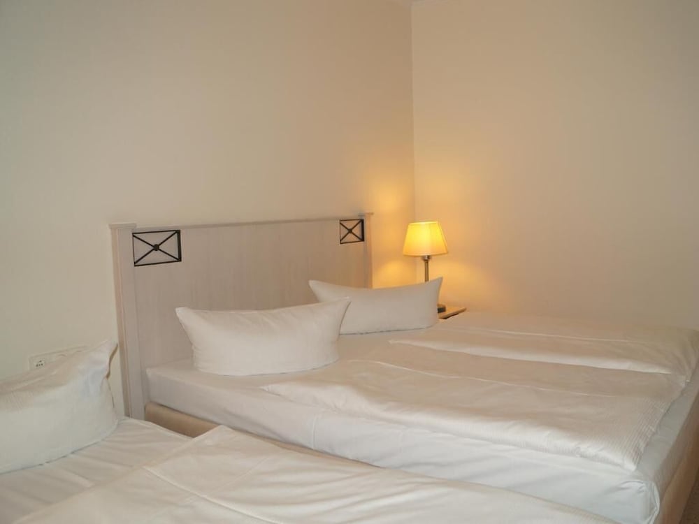 Basic Triple Room