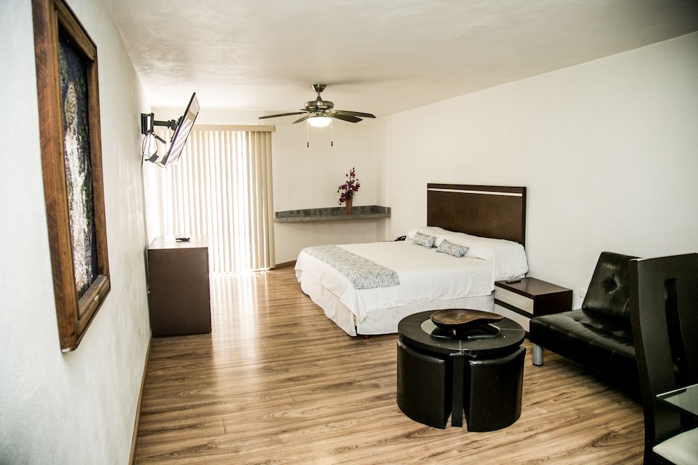 Deluxe Studio Suite photo 1