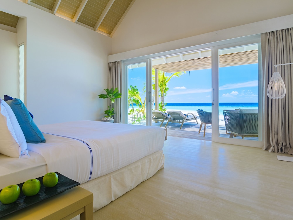 Beach Villa - 7 Night Free photo 2