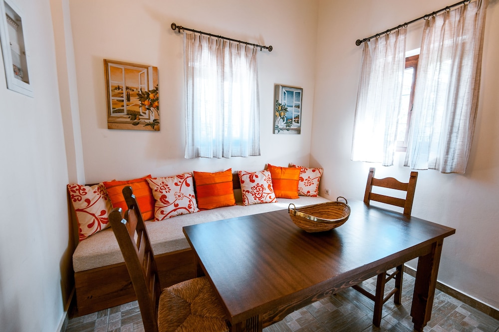 Villa, 2 Bedrooms (detached) photo 3