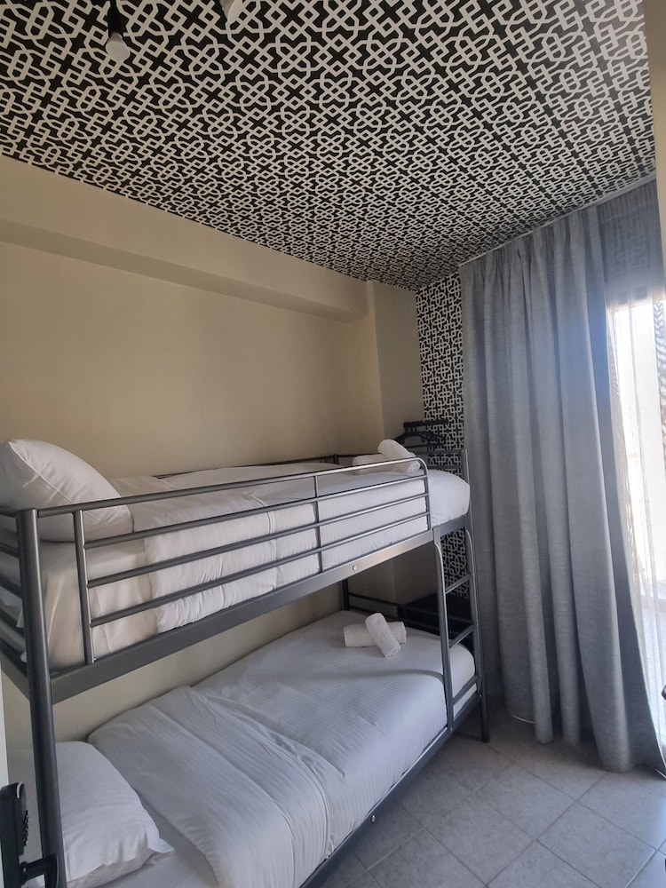 Basic Twin Room photo 2