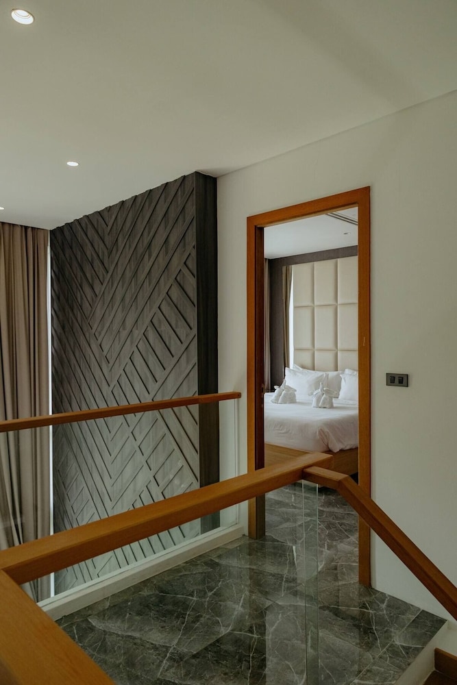 Three-Bedroom Apartment with Ocean View