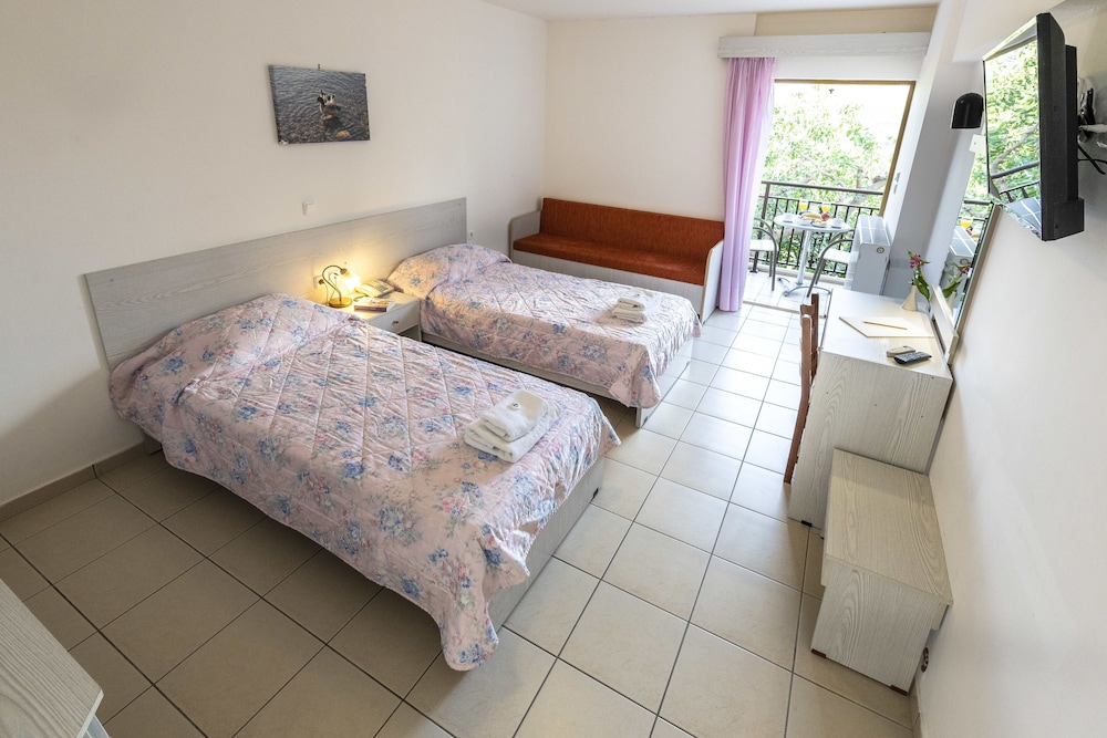 Standard Room photo 2