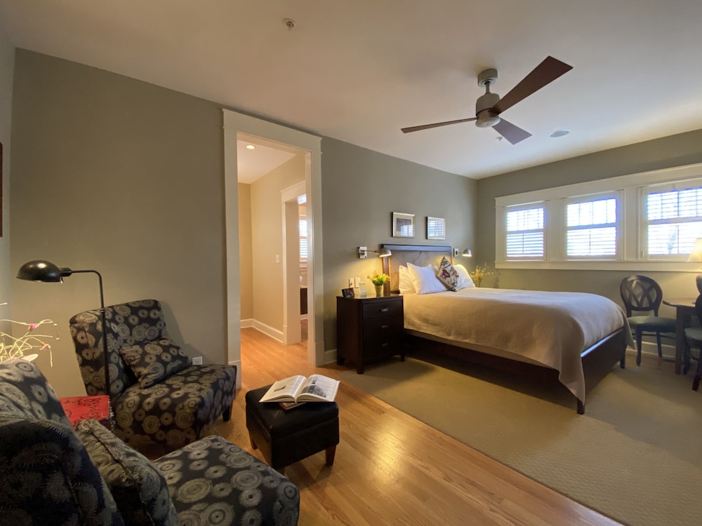 Room, 1 Queen Bed, Kitchenette
