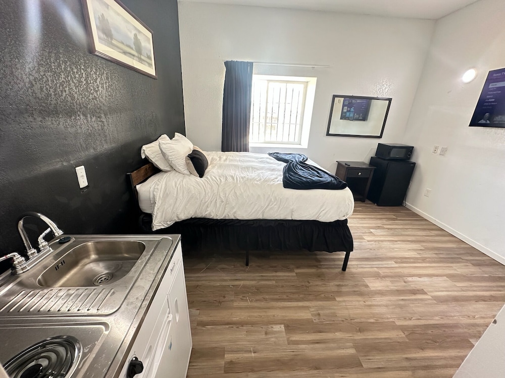 Deluxe Studio Suite photo 3