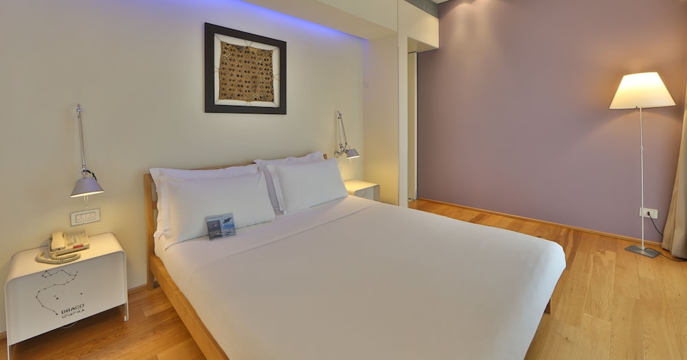 Superior Room, 1 Queen Bed - Photo 9