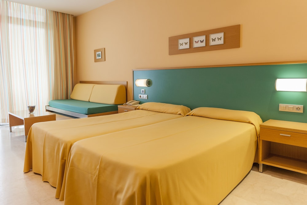 Double Room Double Room