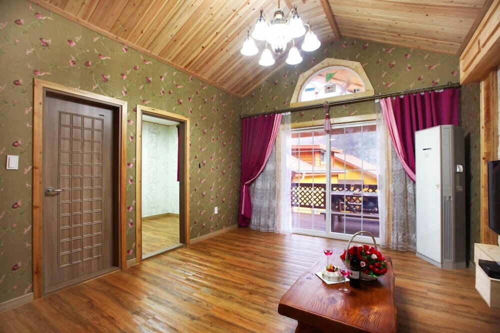 Room (Roseherb)