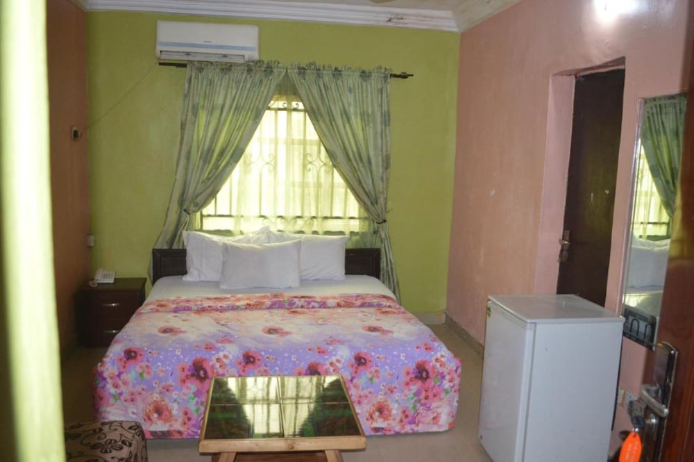 Royal Room - Photo 2
