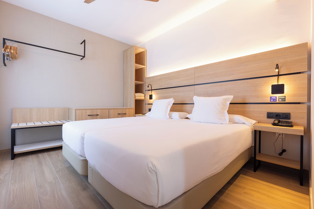 Standard Triple Room (2 adults and 1 child)