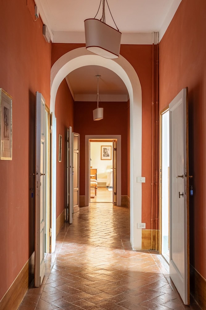 Villa di Tizzano Luxurious Retreat in Paradise, Photo 33