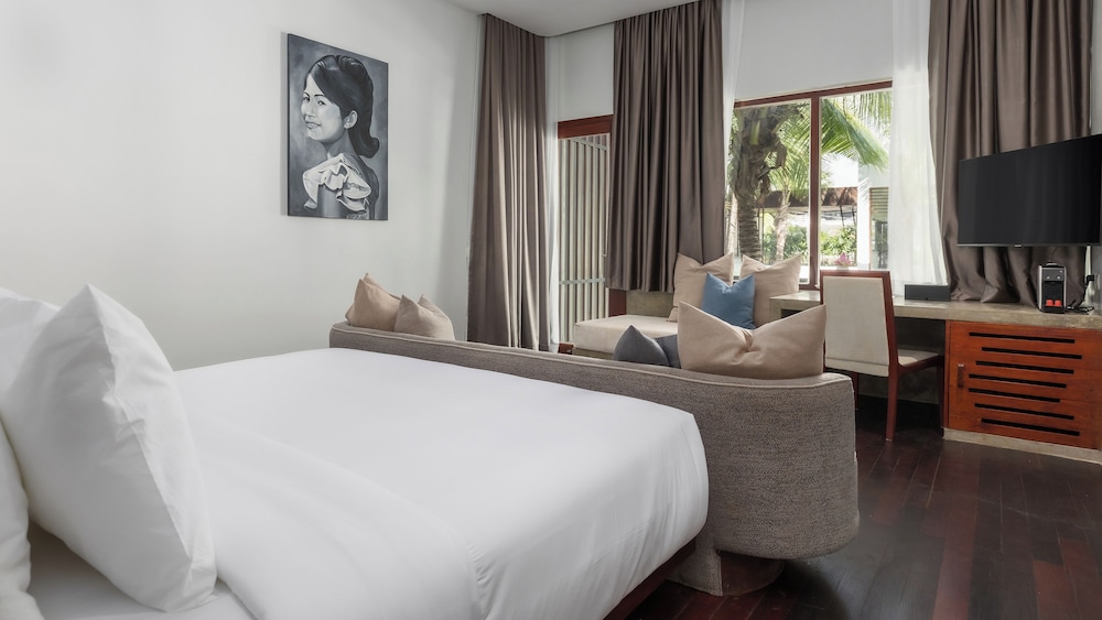 Two-Bedroom Family Suite  Free Laundry + Daily 60Min Massage + Mini Bar + Airport Pick-Up - Photo 1