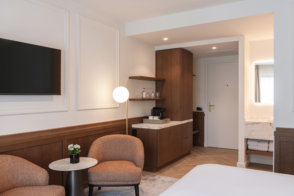Pavilion room photo 2
