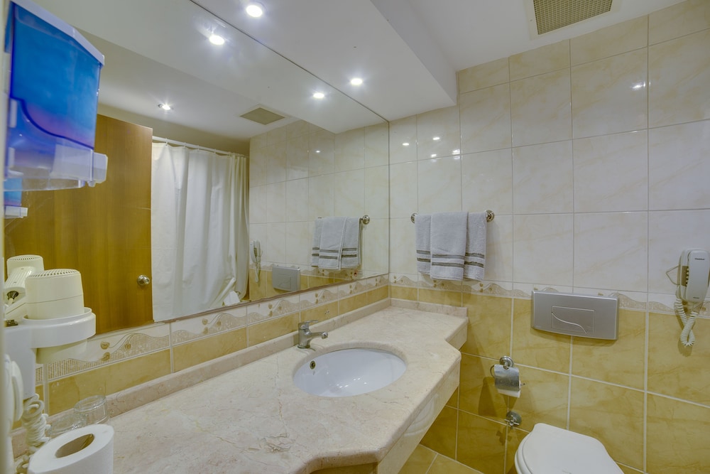 Standard Double or Twin Room photo 2