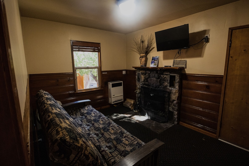Small Cabin photo 1