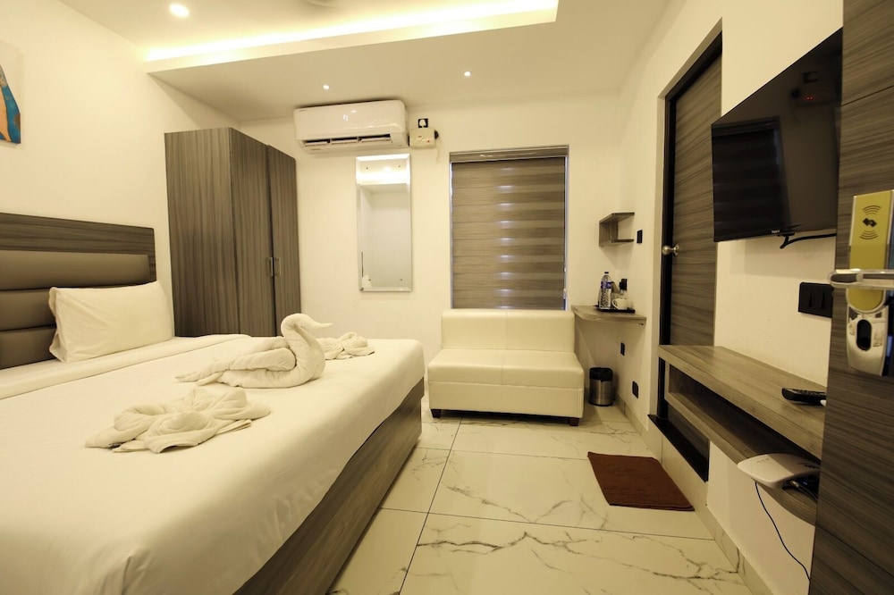 Premium Twin Room photo 3