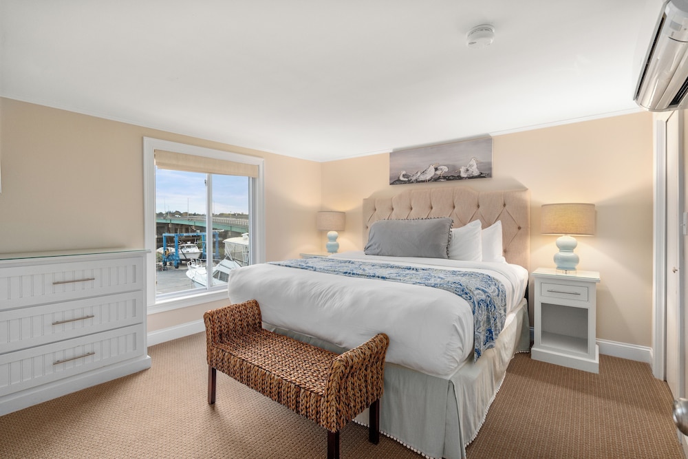 Signature Suite