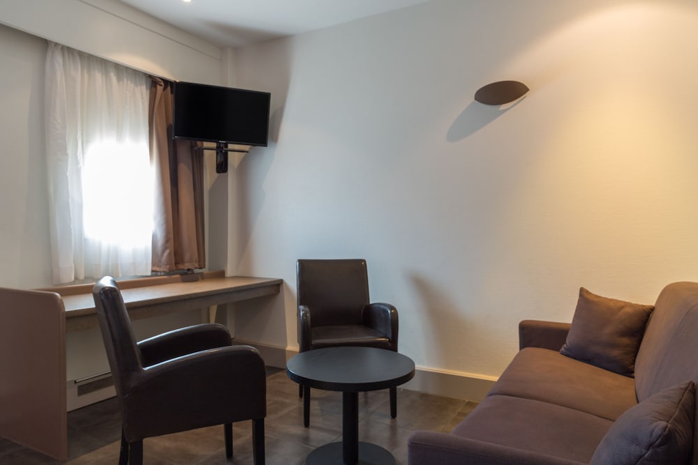 Quadruple Room - Photo 6