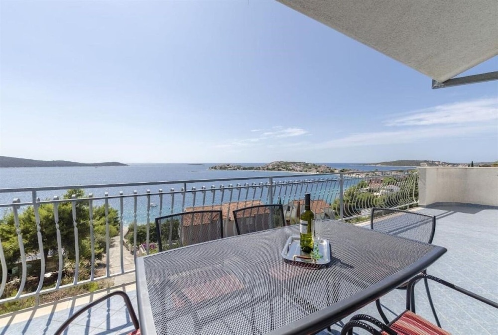 Apartment (Mil - 80m from the sea - A1(4+1))