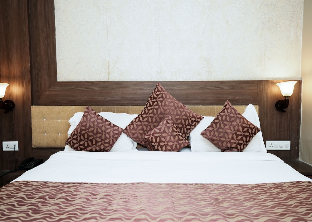 Deluxe Room - Photo 6