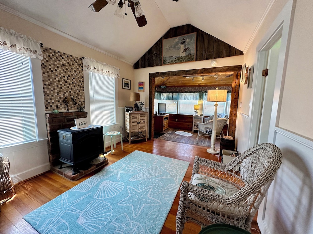 Basic Cottage photo 1