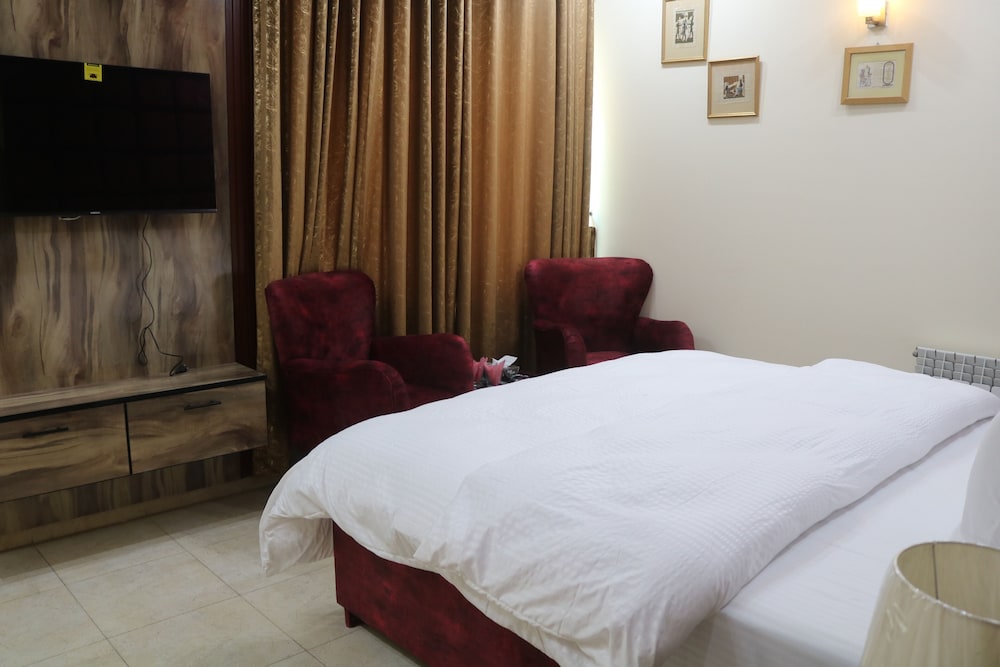 Deluxe Room - Photo 2