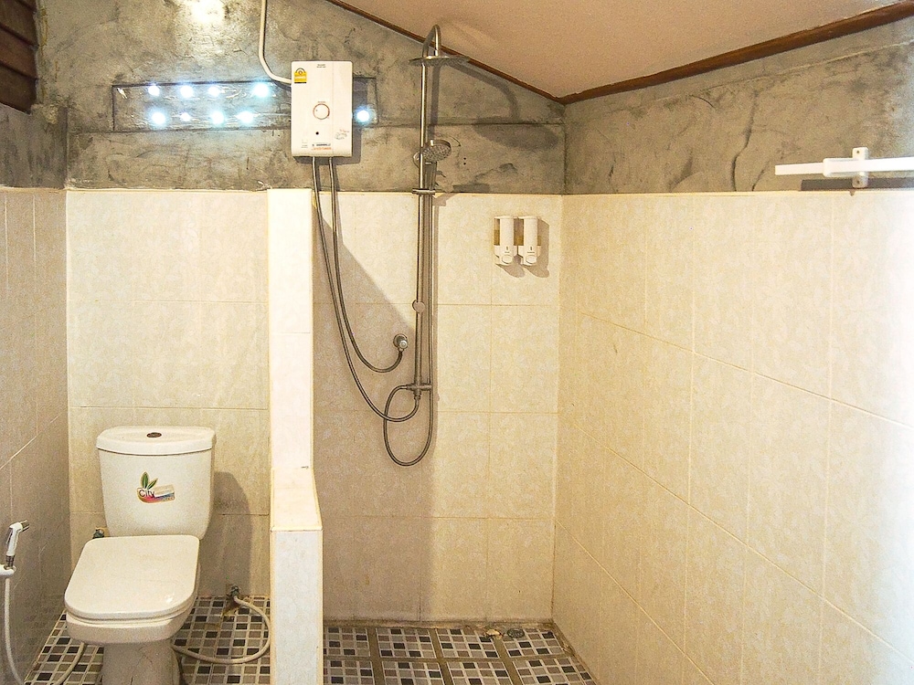 Beach Front Bungalow - Photo 8