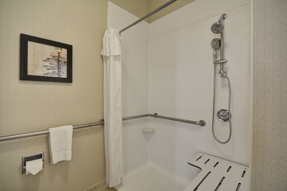 Suite, 1 King Bed, Accessible, Non Smoking - Photo 7