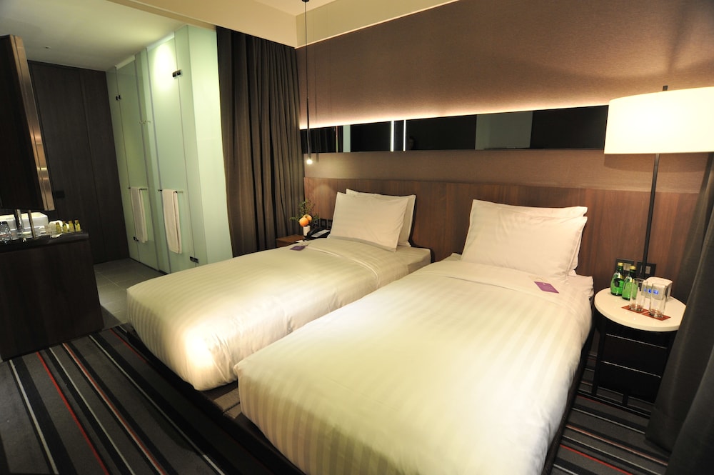 Premier Twin Room