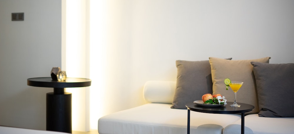 Khiri Suite - Photo 8