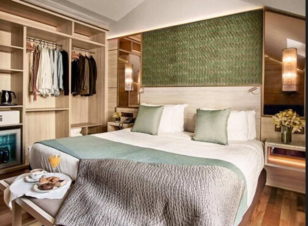 Superior Room, City View