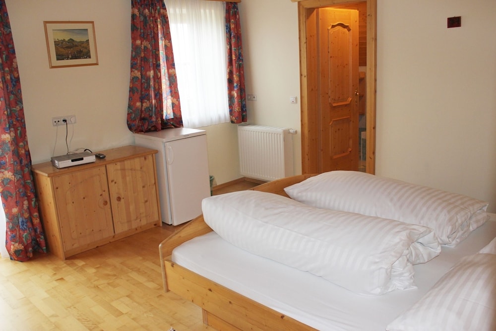Comfort Room, Bathub, Balcony, Castle View photo 3