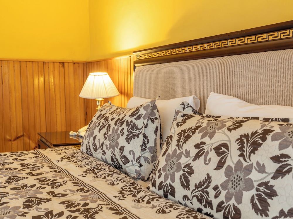 Royal Suite with Balcony and Mountain view photo 2