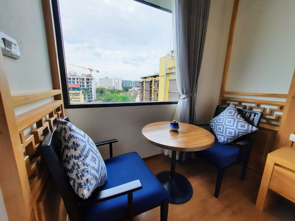 Deluxe Room - Photo 3