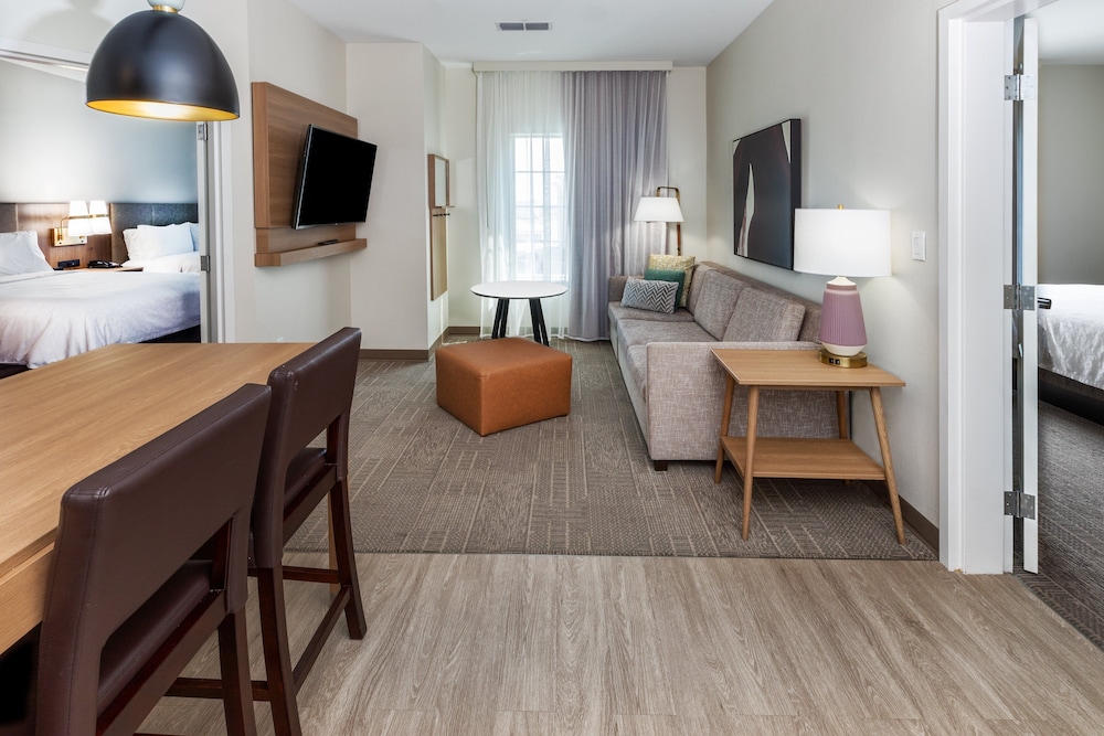Suite, 2 Bedrooms, Kitchen